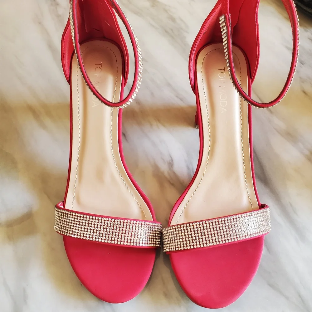 Red Heels - Picture 2 of 3